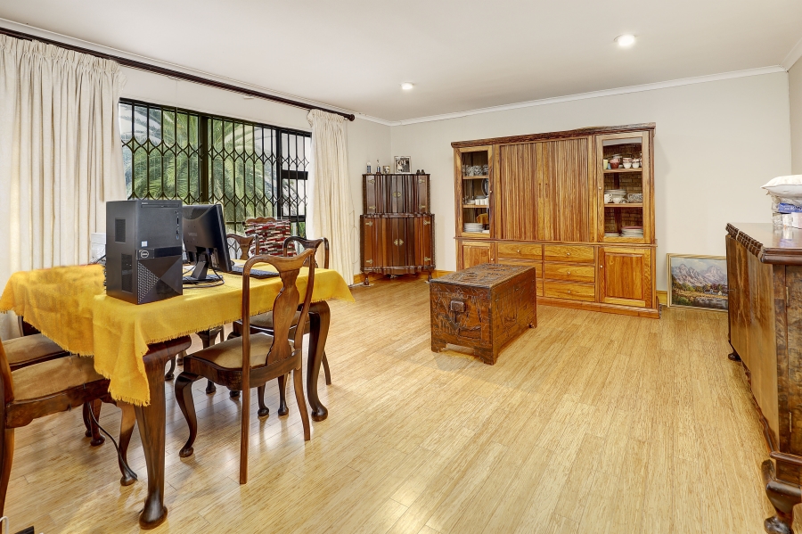 4 Bedroom Property for Sale in Everglen Western Cape